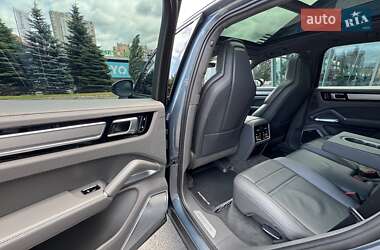 Внедорожник / Кроссовер Porsche Cayenne 2019 в 