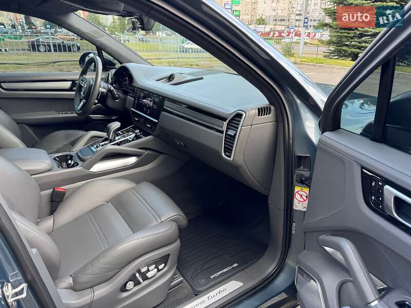 Внедорожник / Кроссовер Porsche Cayenne 2019 в Киеве