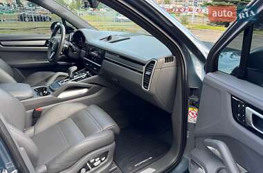 Внедорожник / Кроссовер Porsche Cayenne 2019 в 