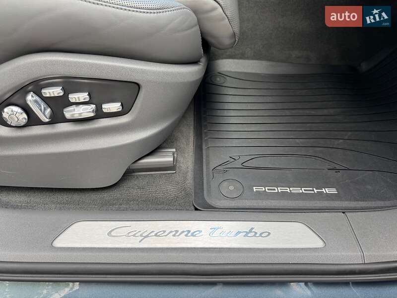 Внедорожник / Кроссовер Porsche Cayenne 2019 в Киеве