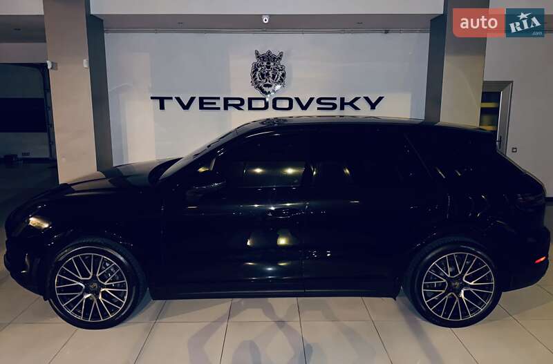 Внедорожник / Кроссовер Porsche Cayenne 2019 в Одессе
