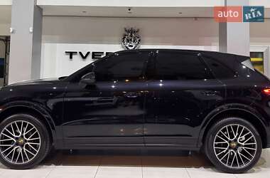 Внедорожник / Кроссовер Porsche Cayenne 2019 в 