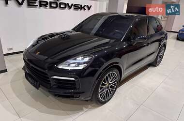 Внедорожник / Кроссовер Porsche Cayenne 2019 в 