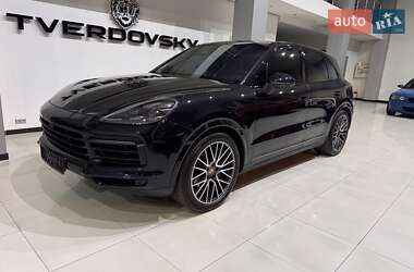 Внедорожник / Кроссовер Porsche Cayenne 2019 в 
