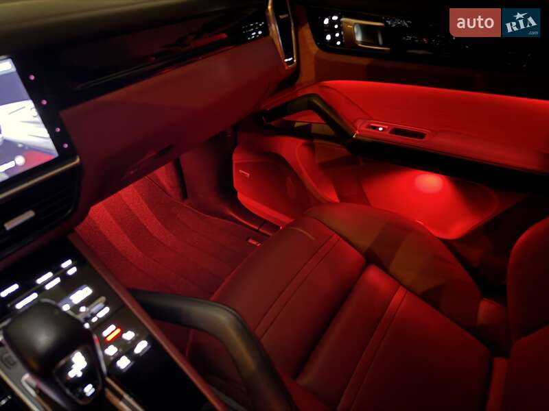 Внедорожник / Кроссовер Porsche Cayenne 2019 в Одессе