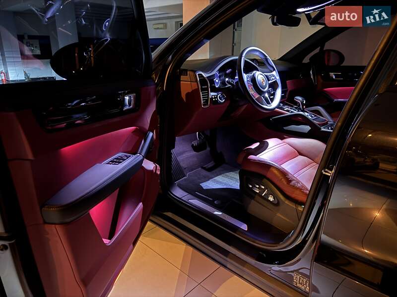 Внедорожник / Кроссовер Porsche Cayenne 2019 в Одессе