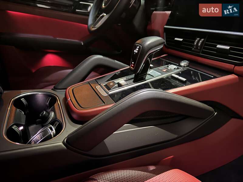 Внедорожник / Кроссовер Porsche Cayenne 2019 в Одессе