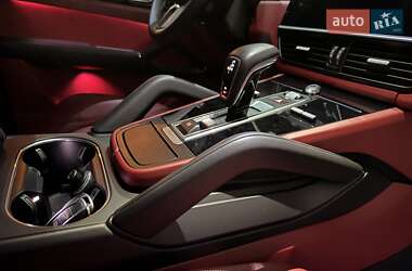Внедорожник / Кроссовер Porsche Cayenne 2019 в 