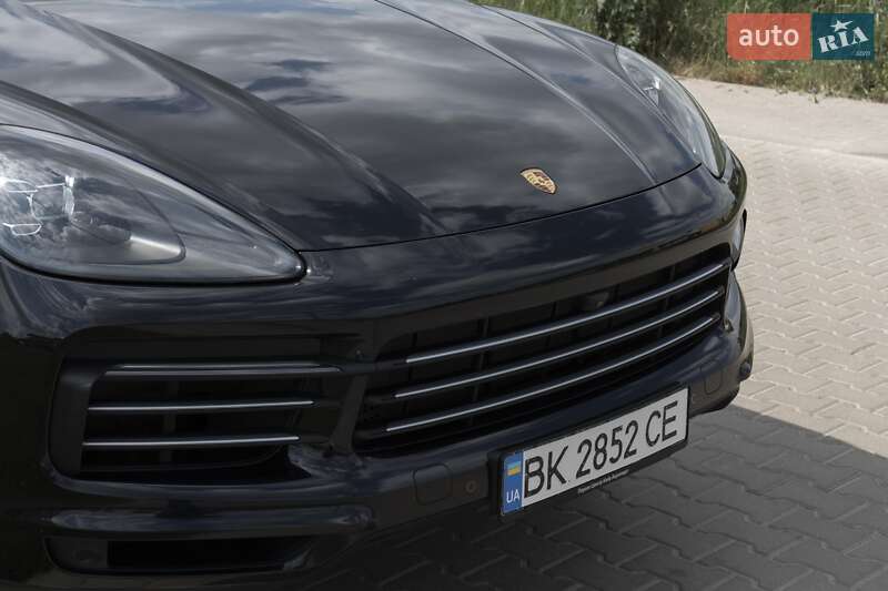 Внедорожник / Кроссовер Porsche Cayenne 2018 в Ровно