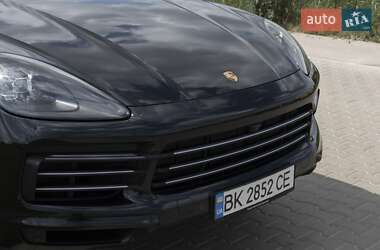 Позашляховик / Кросовер Porsche Cayenne 2018 в 