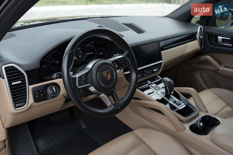 Внедорожник / Кроссовер Porsche Cayenne 2018 в Ровно