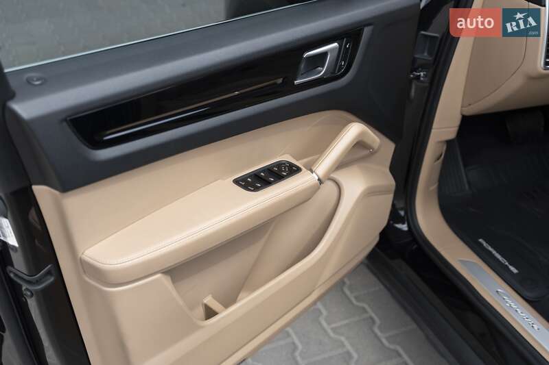 Внедорожник / Кроссовер Porsche Cayenne 2018 в Ровно