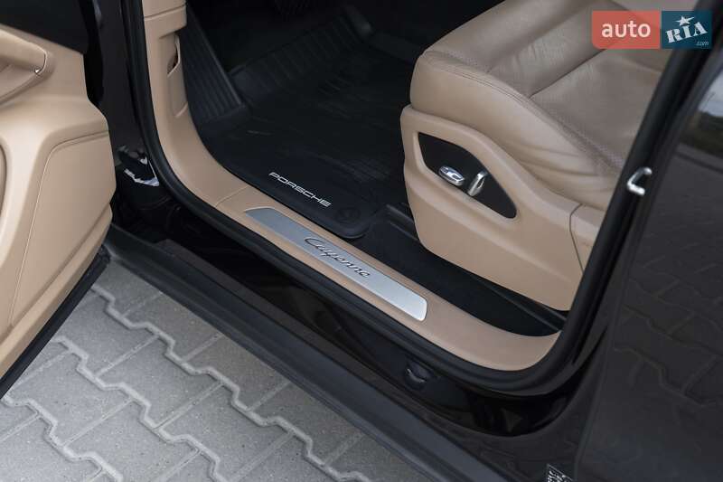 Внедорожник / Кроссовер Porsche Cayenne 2018 в Ровно