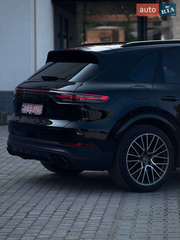 Позашляховик / Кросовер Porsche Cayenne 2022 в Києві