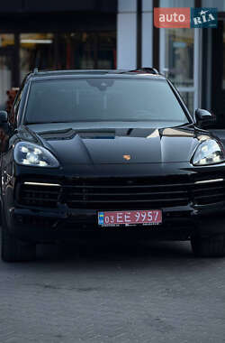Позашляховик / Кросовер Porsche Cayenne 2022 в 