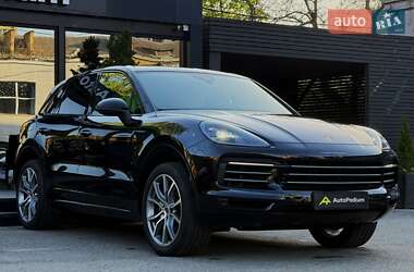 Внедорожник / Кроссовер Porsche Cayenne 2021 в 