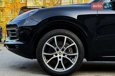 Внедорожник / Кроссовер Porsche Cayenne 2021 в 
