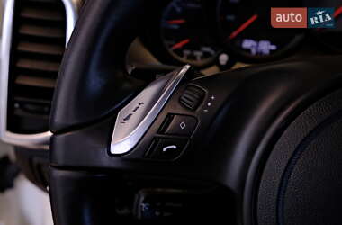 Внедорожник / Кроссовер Porsche Cayenne 2011 в 