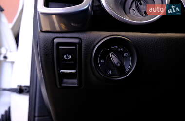 Внедорожник / Кроссовер Porsche Cayenne 2011 в 