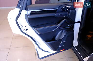 Внедорожник / Кроссовер Porsche Cayenne 2011 в 