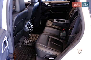 Внедорожник / Кроссовер Porsche Cayenne 2011 в 