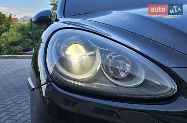 Внедорожник / Кроссовер Porsche Cayenne 2011 в 
