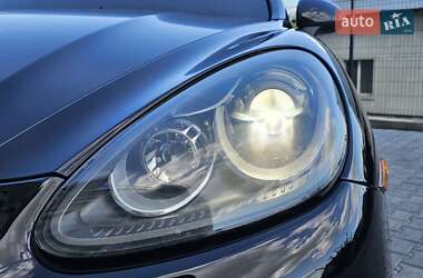 Внедорожник / Кроссовер Porsche Cayenne 2011 в 