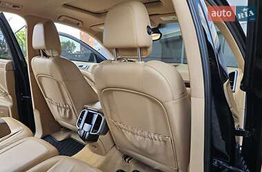 Внедорожник / Кроссовер Porsche Cayenne 2011 в 