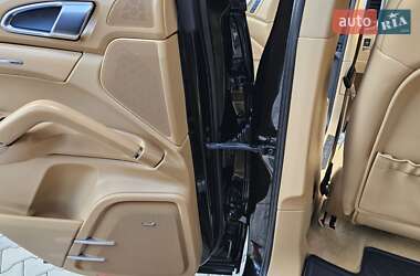 Внедорожник / Кроссовер Porsche Cayenne 2011 в 