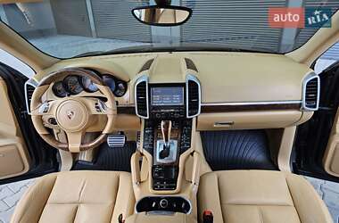 Внедорожник / Кроссовер Porsche Cayenne 2011 в 