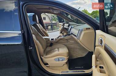 Внедорожник / Кроссовер Porsche Cayenne 2011 в 
