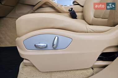 Внедорожник / Кроссовер Porsche Cayenne 2011 в 