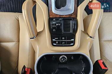 Внедорожник / Кроссовер Porsche Cayenne 2011 в 