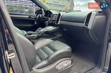 Внедорожник / Кроссовер Porsche Cayenne 2010 в 