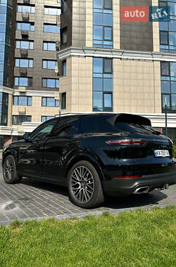 Внедорожник / Кроссовер Porsche Cayenne 2022 в 