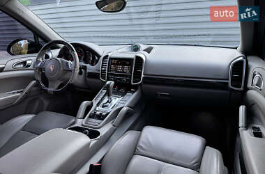 Внедорожник / Кроссовер Porsche Cayenne 2012 в 
