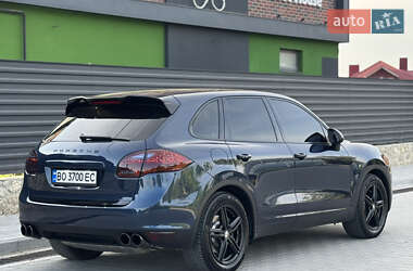 Внедорожник / Кроссовер Porsche Cayenne 2012 в 