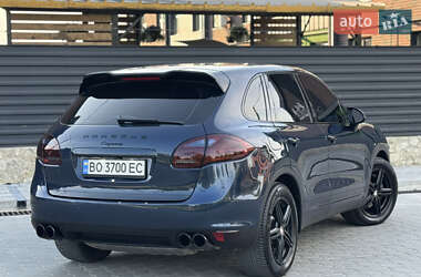 Внедорожник / Кроссовер Porsche Cayenne 2012 в 