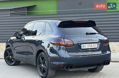 Внедорожник / Кроссовер Porsche Cayenne 2012 в 