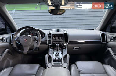 Внедорожник / Кроссовер Porsche Cayenne 2012 в 