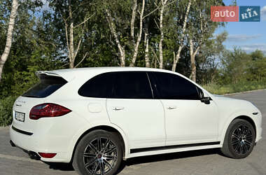 Внедорожник / Кроссовер Porsche Cayenne 2010 в 