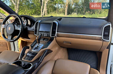 Внедорожник / Кроссовер Porsche Cayenne 2010 в 