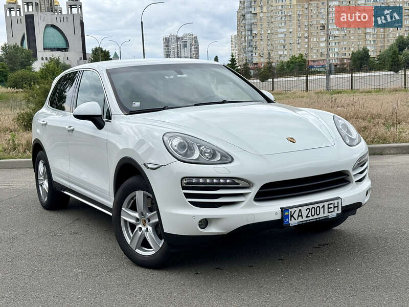 Внедорожник / Кроссовер Porsche Cayenne 2013 в 