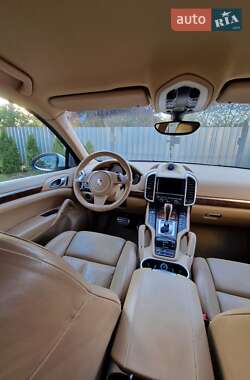 Внедорожник / Кроссовер Porsche Cayenne 2010 в 