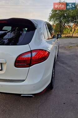 Внедорожник / Кроссовер Porsche Cayenne 2010 в 