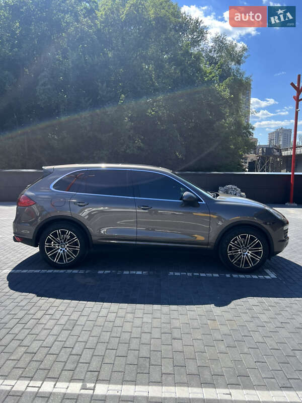 Внедорожник / Кроссовер Porsche Cayenne 2012 в Киеве фото 3 Внедорожник / Кроссовер Porsche Cayenne 2012 в Киеве