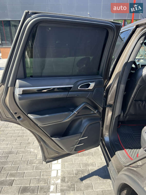 Внедорожник / Кроссовер Porsche Cayenne 2012 в Киеве фото 8 Внедорожник / Кроссовер Porsche Cayenne 2012 в Киеве