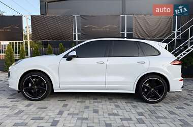 Позашляховик / Кросовер Porsche Cayenne 2016 в 