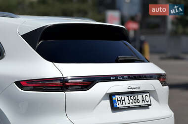 Внедорожник / Кроссовер Porsche Cayenne 2017 в 