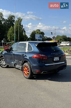 Позашляховик / Кросовер Porsche Cayenne 2013 в 